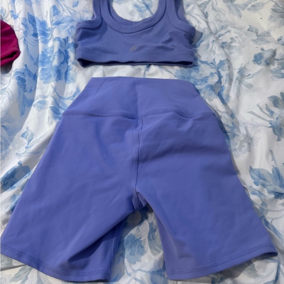 LIKE NEW💜ALO YOGA RARE WORKOUT SET - Picture 6 of 9